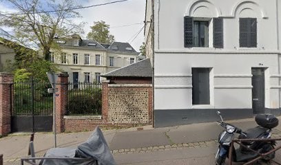 La Cabane Urbaine Et Son Jardin, Location de Vacances à Rouen