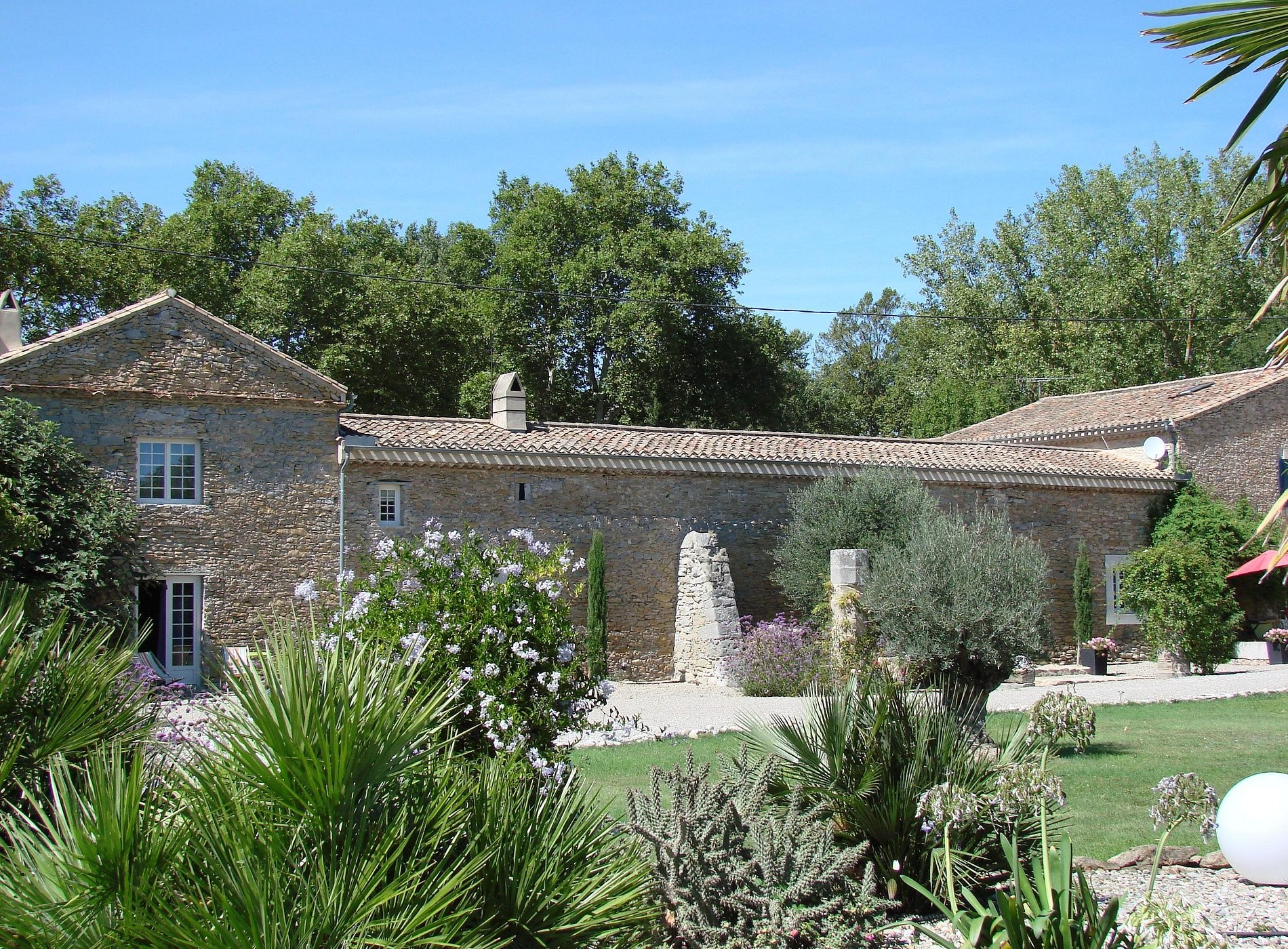Domaine Les Magasins, Chambre d'Hôtes à Bram