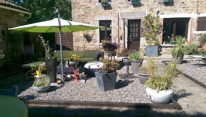 Chambres D'hôtes - Gîte RANGE DES FEUX, Chambre d'Hôtes à Saint-Genès-la-Tourette