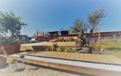 Péniche La Belle Aimée, Chambre d'Hôtes à Aigues-Mortes