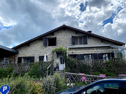 Aux Lacs & Cascades, Chambre d'Hôtes à Songeson