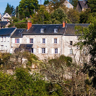 Vue sur la Vézère - Chambres d'hôtes, Chambre d'Hôtes à Treignac