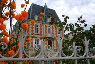 House Bed And Perigueux Cooler, Chambre d'Hôtes à Périgueux