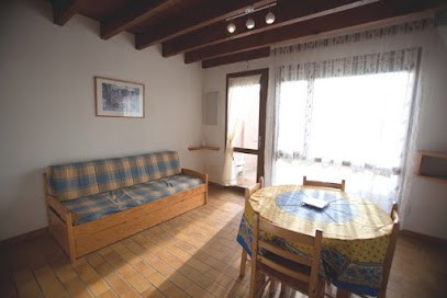 Résidence Les Genêts, Location de Vacances à Eugénie-les-Bains