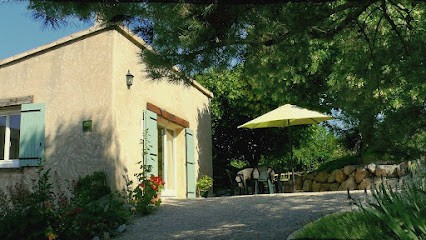 Gite Les 2 Tilleuls En Provence, Location de Vacances à La Roche-sur-le-Buis
