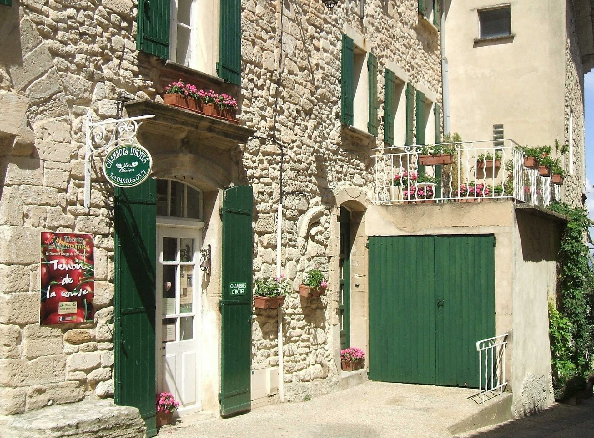 Chambres D'hôtes LES OLIVIERS, Maison d'Hôtes à Venasque