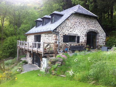 Chambre D'hôtes Rocher De Combières Chez Hubert, Chambre D'hôtes à Mandailles-Saint-Julien