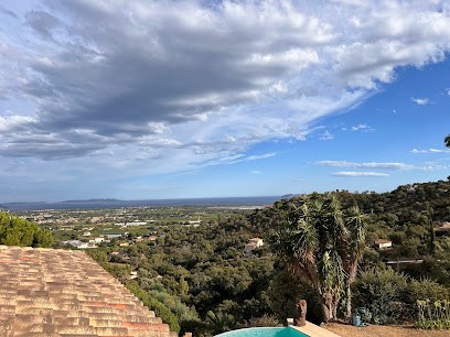 Villa Astree - Locations Saisonnières, Location de Vacances à La Londe-les-Maures