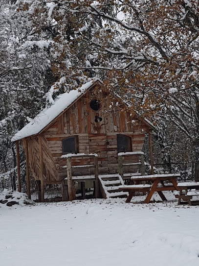 Cabane Et Roulotte De Saint Barnabe, Chambre D'hôtes à Coursegoules