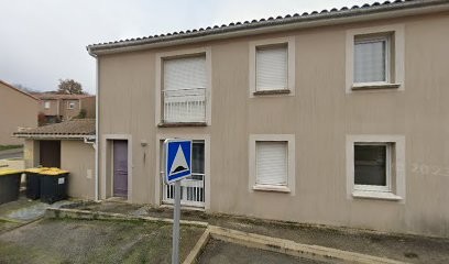 Grand Appartement Rez De Jardin La Baliere, Location de Vacances à Pouzauges