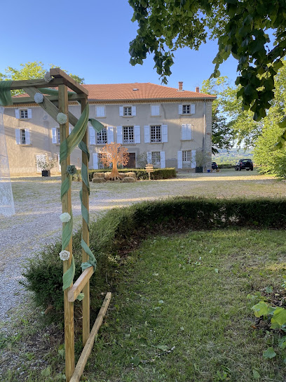 Chateau De Joyeuse, Location De Vacances à Lapeyrouse-Mornay
