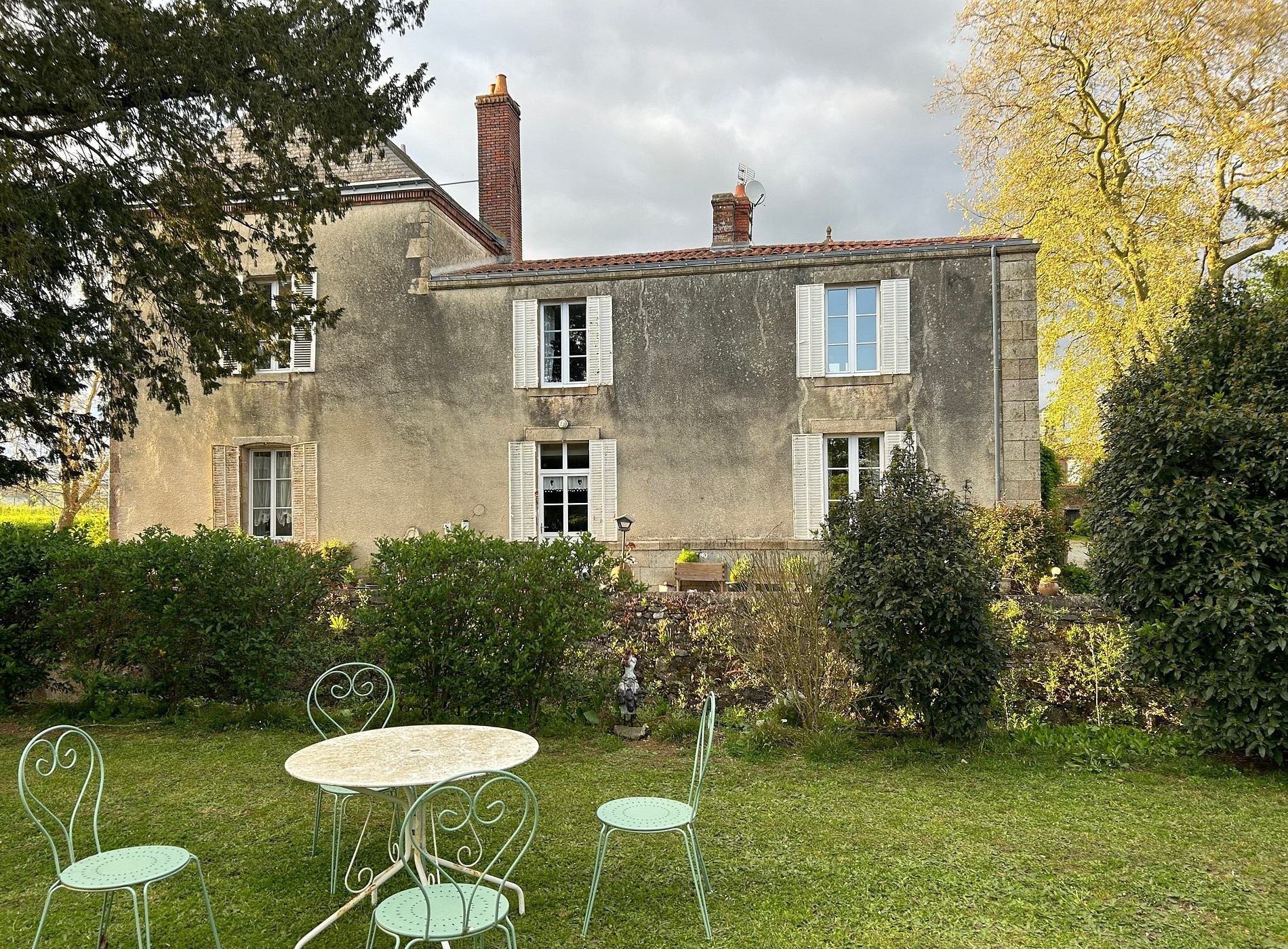 Le Manoir aux Douves, Chambre d'Hôtes à Bazoges-en-Paillers
