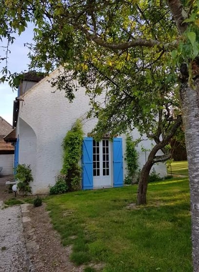 Gîte d'ombre et de soleil, Location de Vacances à Trancault