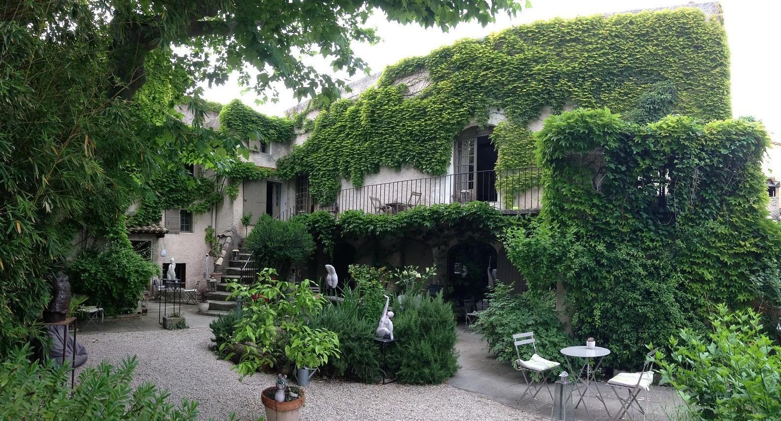 La demeure, Chambre d'Hôtes à Eyguières