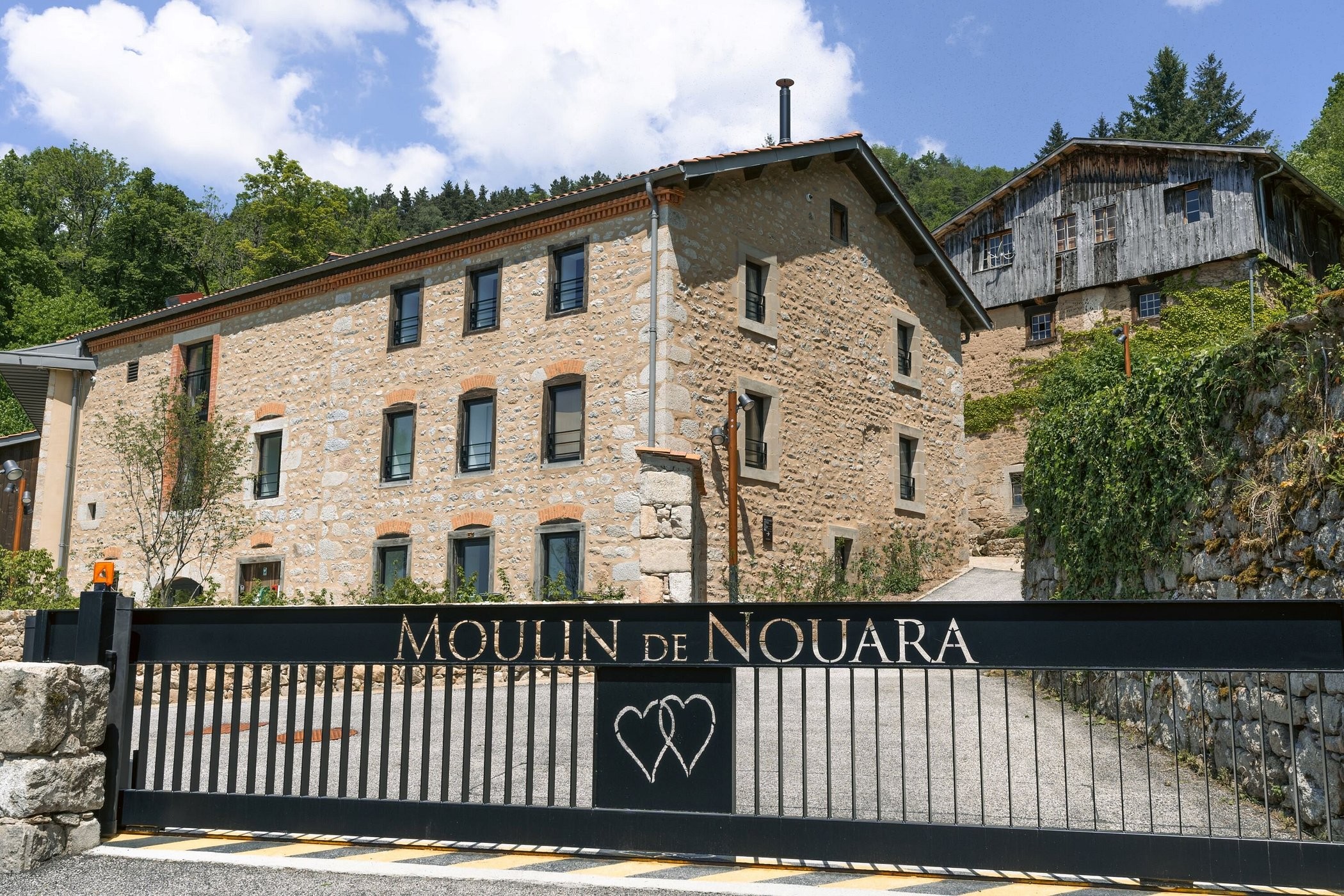 Moulin de Nouara, Chambre d'Hôtes à Ambert