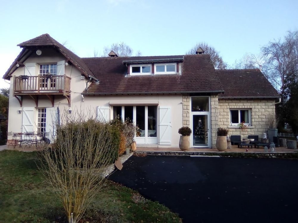HAVRE DE PAIX DE NATURE DE SERENITE AU BORD DE L'EURE, Chambre d'Hôtes à Garennes-sur-Eure