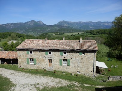 The Panicaut cottage, guest house and caravan, Chambre d'Hôtes à Francillon-sur-Roubion
