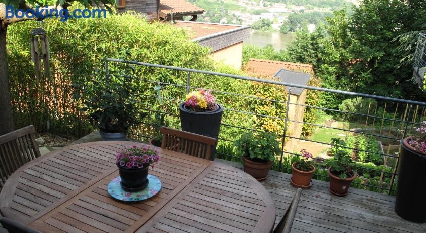 Les Terrasses de Rochetaillée, Chambre d'Hôtes à Rochetaillée-sur-Saône