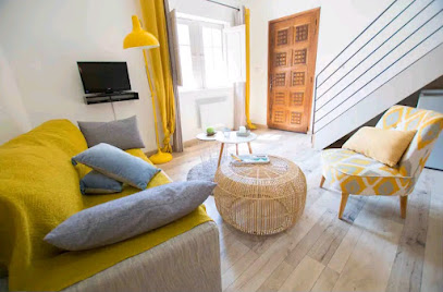 Studio De Charme Place Hilaire, Location De Vacances à Saint-Rémy-de-Provence