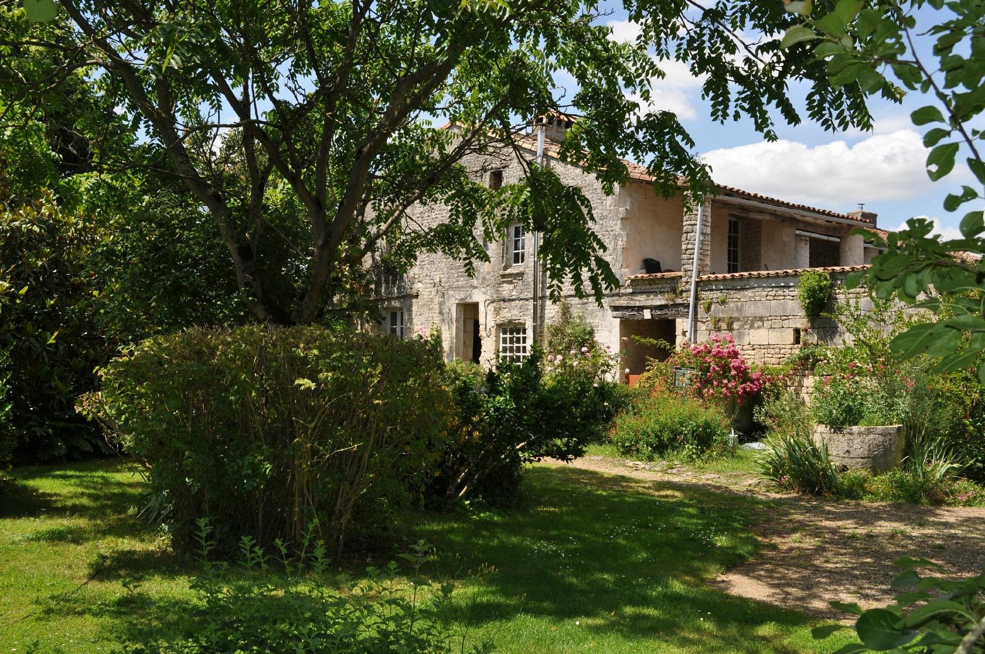 The Hamlet Of Saint Megrine Coulon Cottages & Bed & Breakfast The Green Key In The Swamp Poite Wine, Chambre d'Hôtes à Coulon