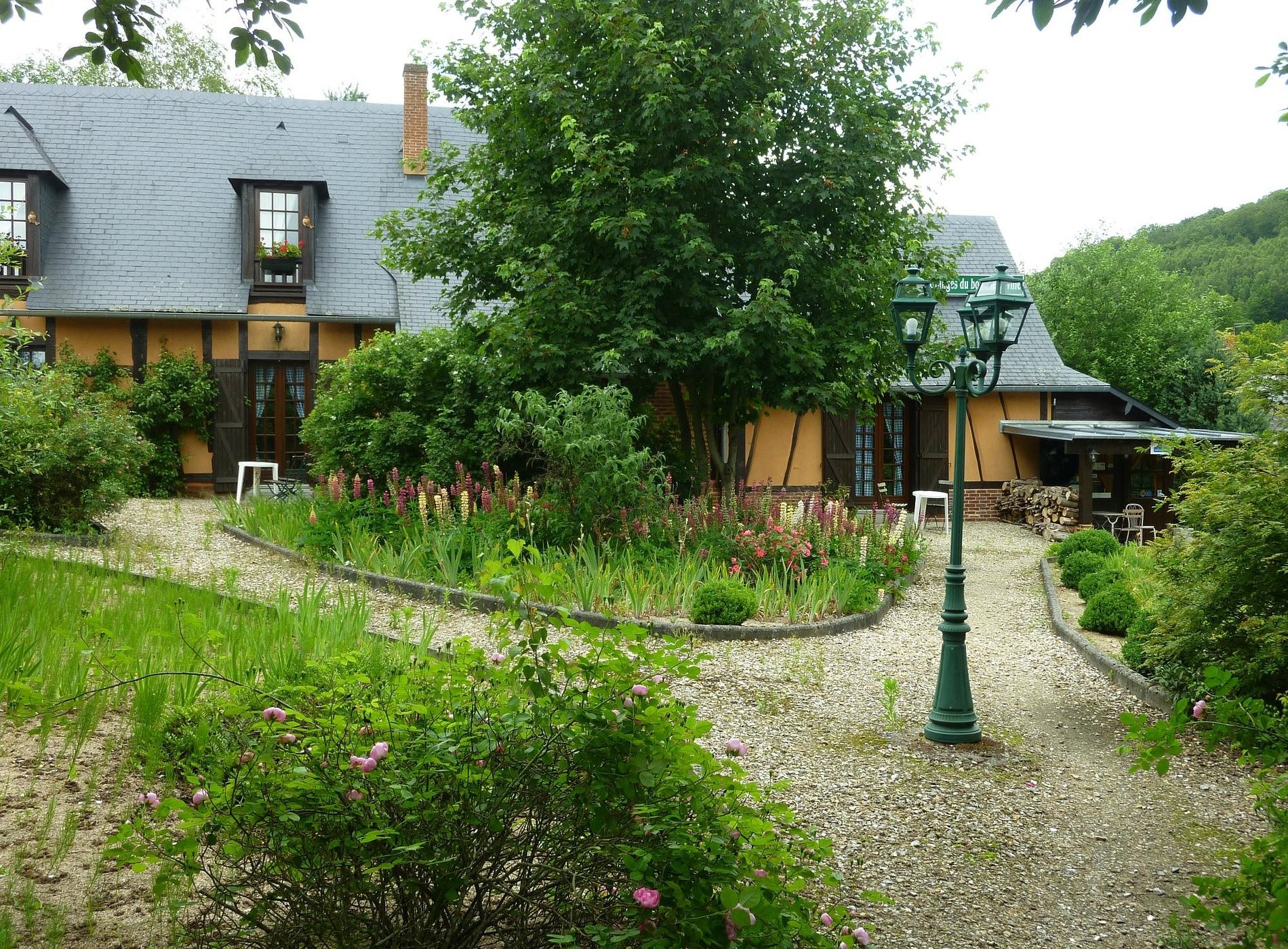 Les Granges Du Bout De La Ville, Chambre d'Hôtes à Montville