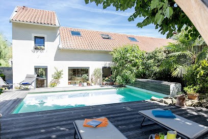 Une Odeur de Tilleul - Maison d'hôtes de charme avec piscine au calme pour particuliers et professionnels., Chambre d'Hôtes à Montbrison