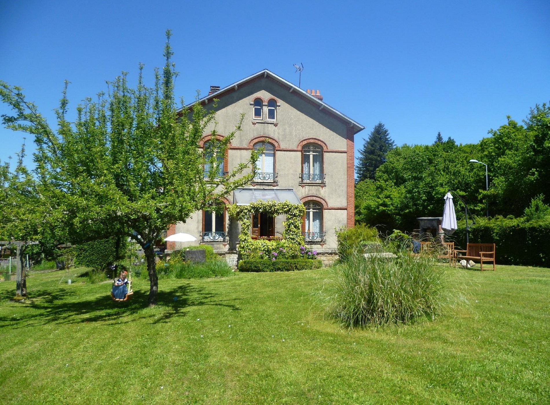 The Merchant's House, Chambre d'Hôtes à Peyrat-le-Château
