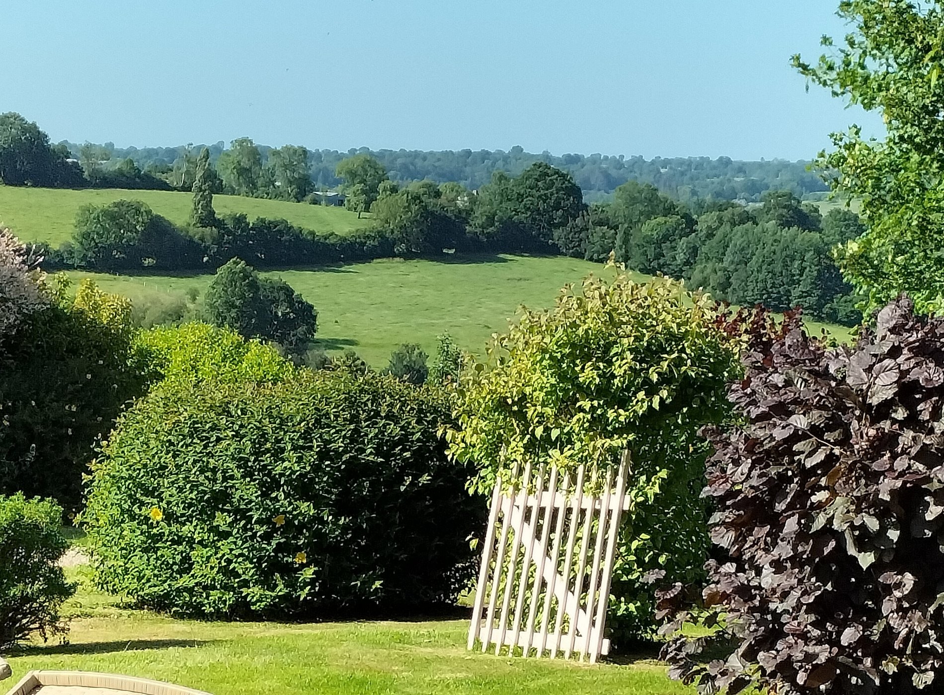 Clos Lauradiere, Maison d'Hôtes à Saint-Pierre-de-Cormeilles