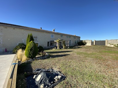 Le Mas Du Cormier, Chambre d'Hôtes à Criteuil-la-Magdeleine