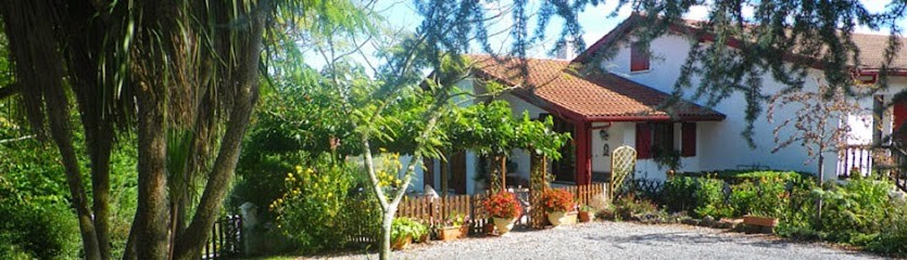 Chambre D'hôtes - Ferme Domingoenia, Chambre d'Hôtes à Hasparren